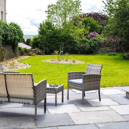 Dingle Garden Townhouse Bed & Breakfast ภายนอก รูปภาพ The garden of the house