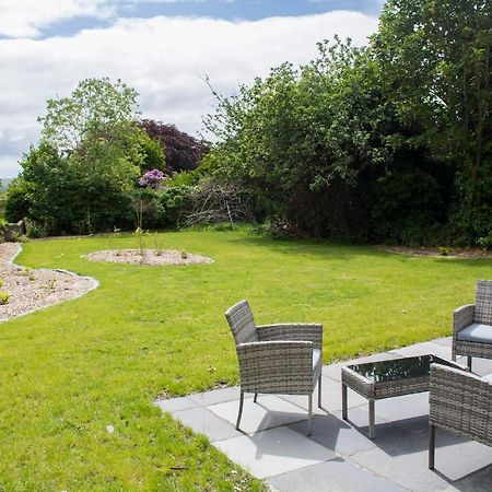 Dingle Garden Townhouse Bed & Breakfast ภายนอก รูปภาพ The garden of the house