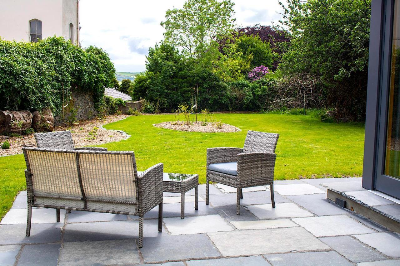Dingle Garden Townhouse Bed & Breakfast ภายนอก รูปภาพ The garden of the house