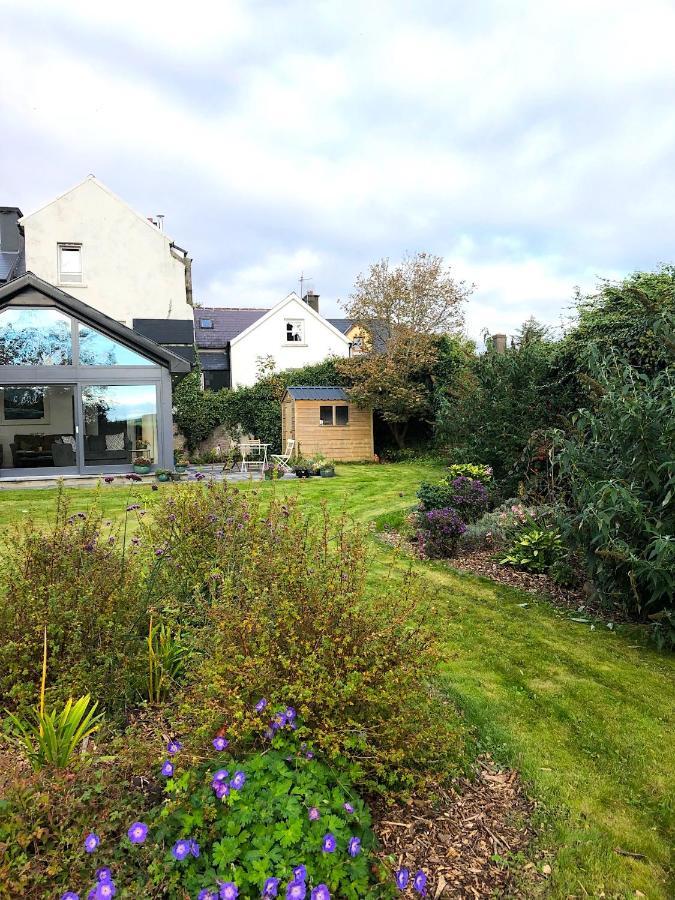 Dingle Garden Townhouse Bed & Breakfast ภายนอก รูปภาพ The garden of the house