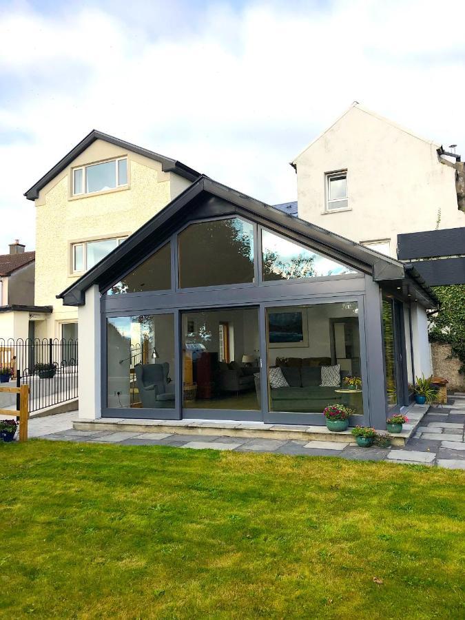 Dingle Garden Townhouse Bed & Breakfast ภายนอก รูปภาพ A modern conservatory